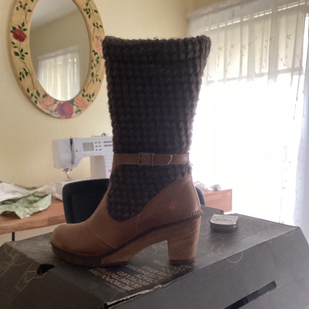 ART Boots size 39 caramel color